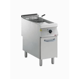Friteuse - 15 Litres - Electrique - Cuve en Y - Robinet de vidange - Socle - Diamant - E22/F15A4-N E22/F15A4-N €3,338.00 Friteuses 400 volts