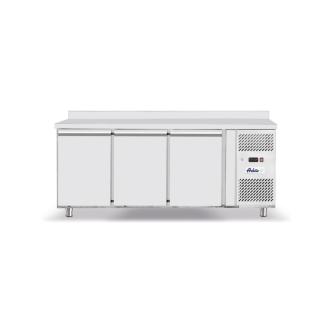 Etabli réfrigéré - Profi Line - 3 portes - Moteur droit - Avec bord anti-éclaboussures - Hendi - 232057 232057 €1,572.50 Tables réfrigérée 